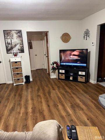 18 SE 6th Street, Linton, IN 47441