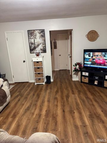 18 SE 6th Street, Linton, IN 47441