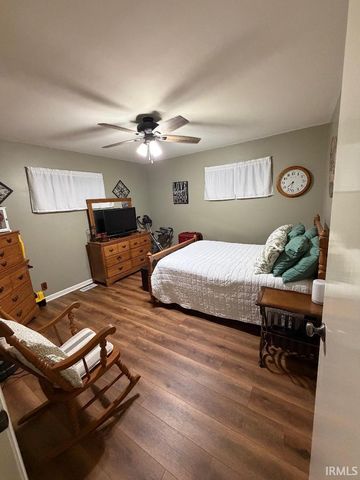 18 SE 6th Street, Linton, IN 47441