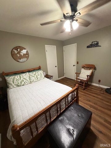 18 SE 6th Street, Linton, IN 47441