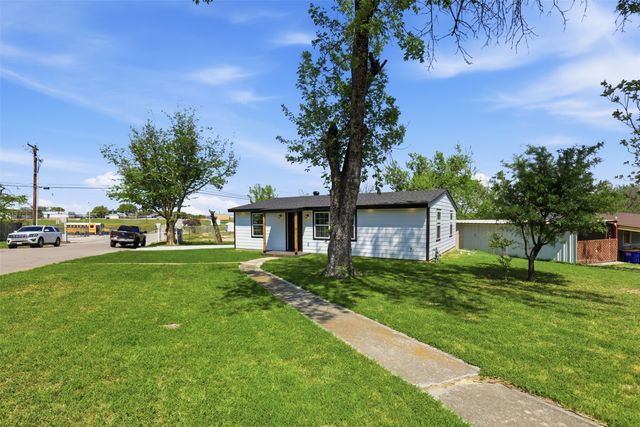 7944 Downe Drive, White Settlement, TX 76108