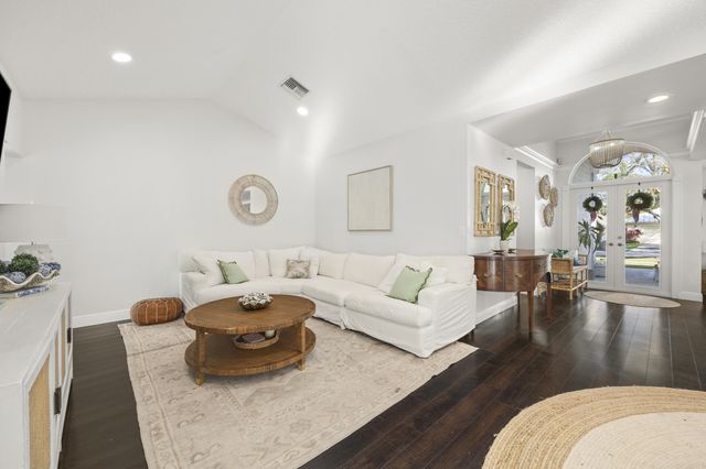 9806 SE Landing Place, Tequesta, FL 33469