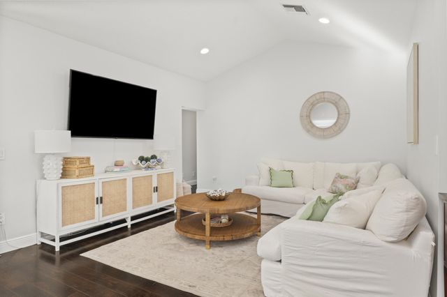 9806 SE Landing Place, Tequesta, FL 33469