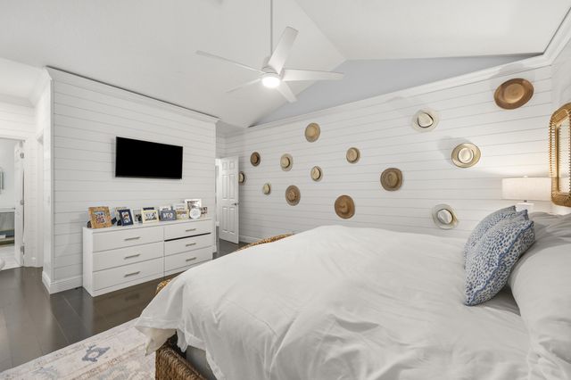 9806 SE Landing Place, Tequesta, FL 33469