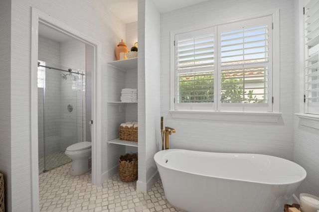 9806 SE Landing Place, Tequesta, FL 33469