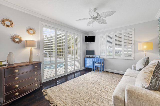 9806 SE Landing Place, Tequesta, FL 33469