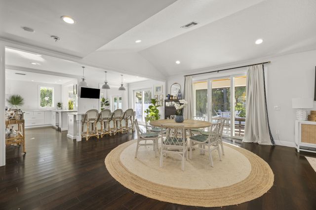 9806 SE Landing Place, Tequesta, FL 33469