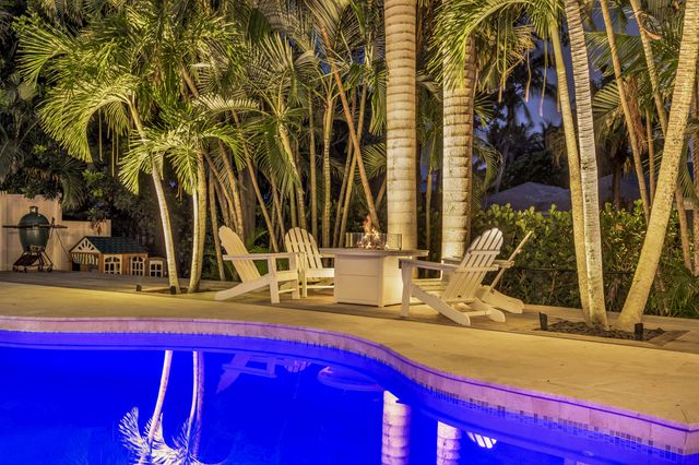 9806 SE Landing Place, Tequesta, FL 33469