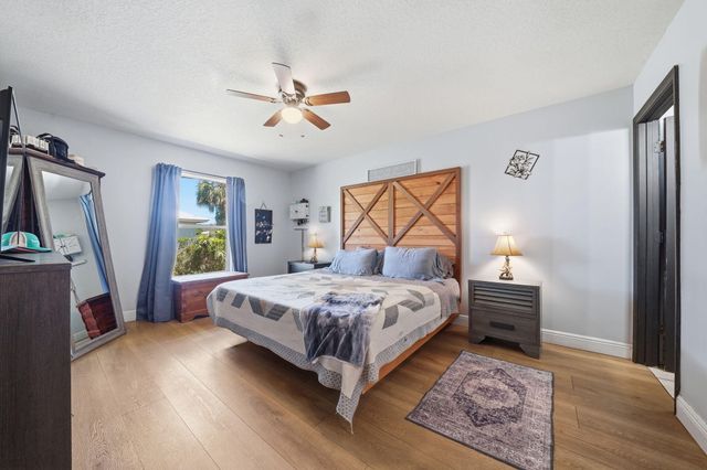 2360 87th Court, Vero Beach, FL 32966