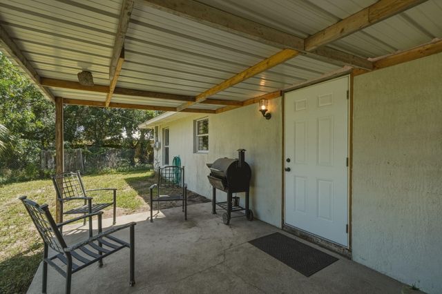 2360 87th Court, Vero Beach, FL 32966