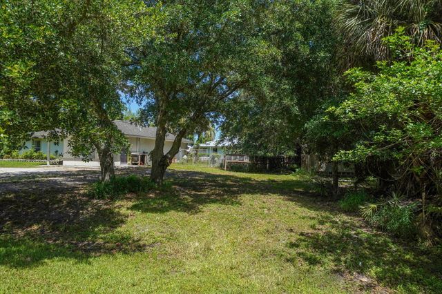 2360 87th Court, Vero Beach, FL 32966