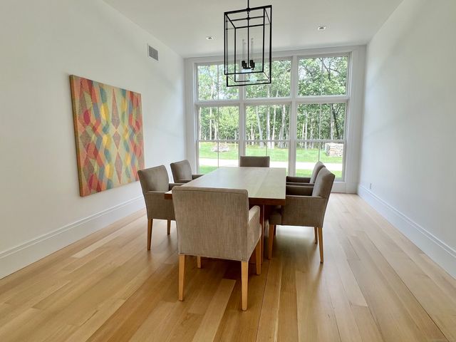 36 Yuza Mini Lane, Kent, CT 06785