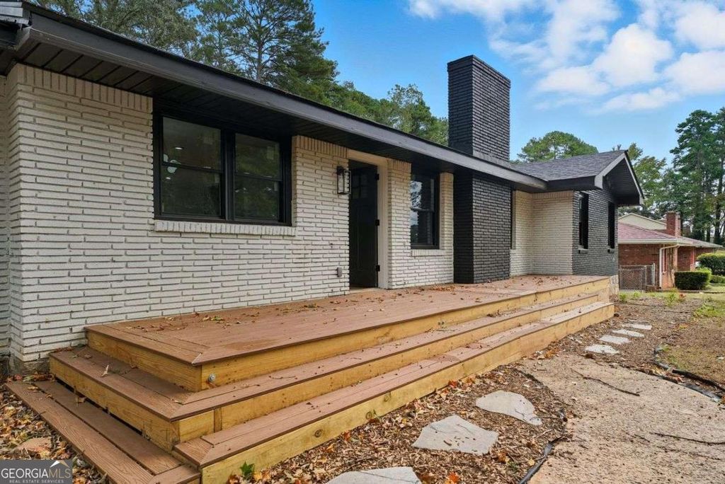 1971 Honeysuckle Lane SW, Atlanta, GA 30311