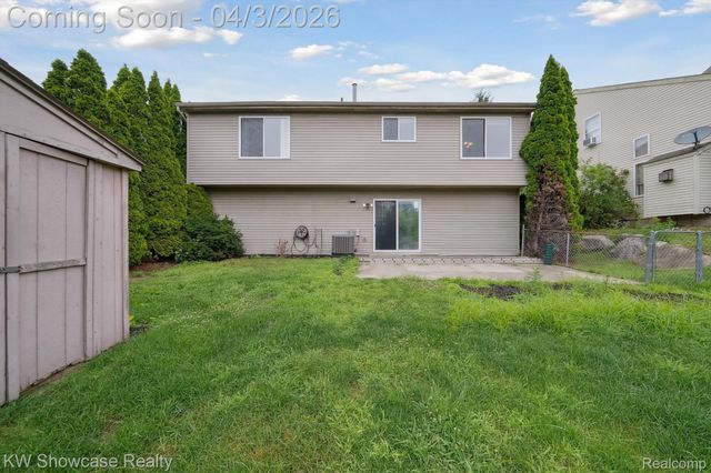 2738 Birchwood Drive, Waterford Charter Township, MI 48329