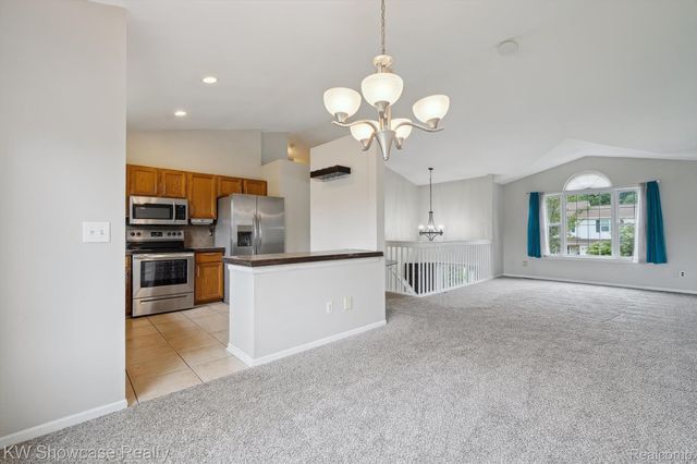 2738 Birchwood Drive, Waterford Charter Township, MI 48329