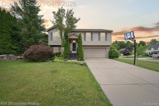 2738 Birchwood Drive, Waterford Charter Township, MI 48329