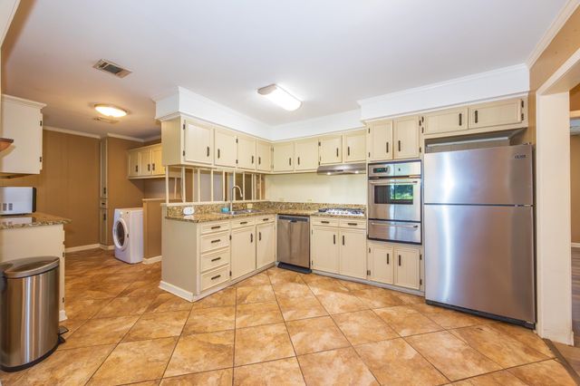 3426 Highway 1, Raceland, LA 70394