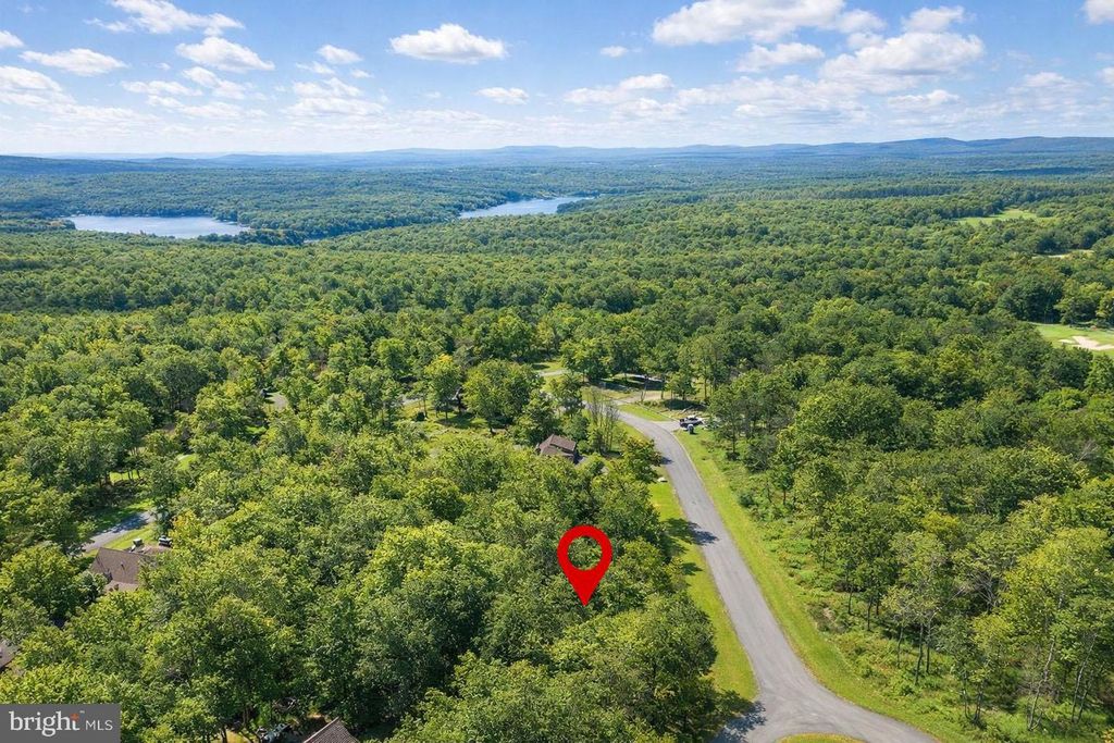 Image 6 of property listing at 42 SANDSTONE CIR, Mc Henry, MD 21541