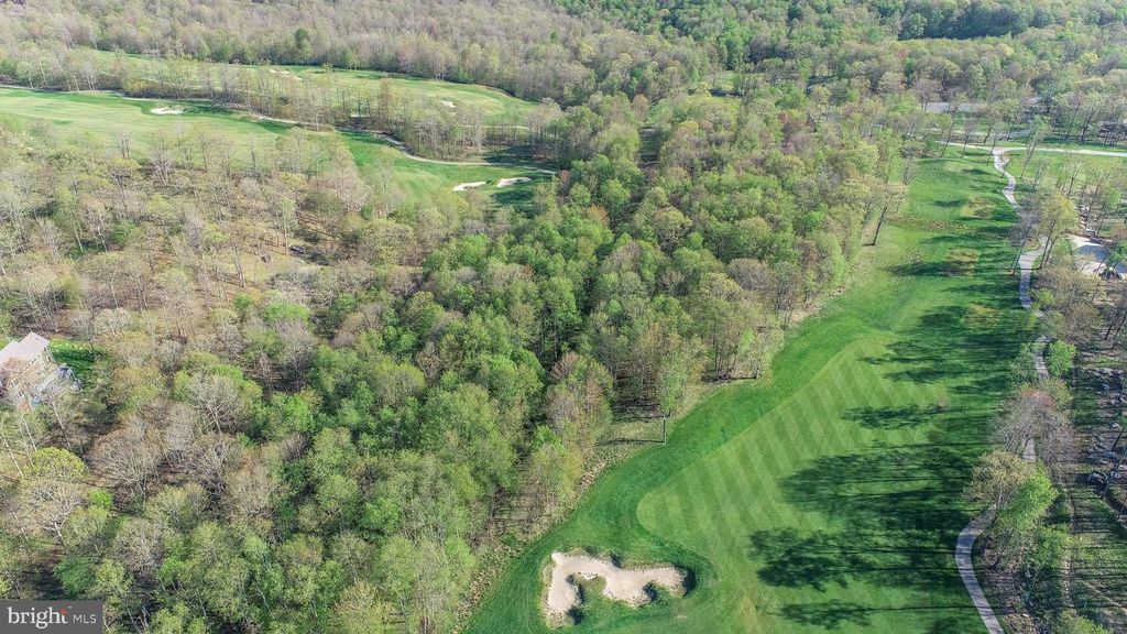 Image 8 of property listing at 42 SANDSTONE CIR, Mc Henry, MD 21541