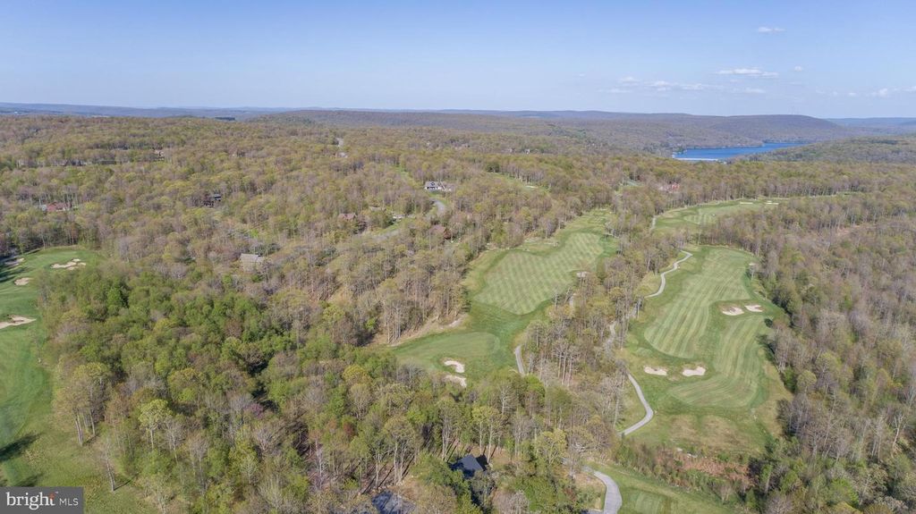 Image 9 of property listing at 42 SANDSTONE CIR, Mc Henry, MD 21541