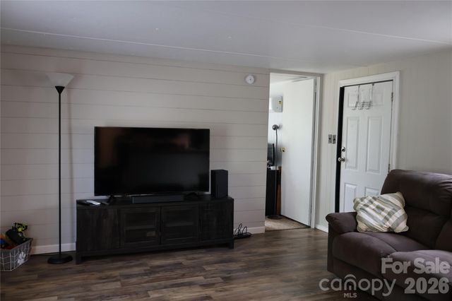 126 Cedarvale Drive, Harmony, NC 28634
