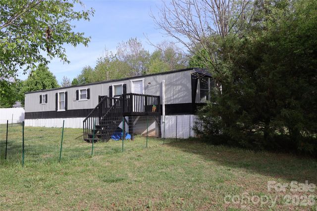 126 Cedarvale Drive, Harmony, NC 28634