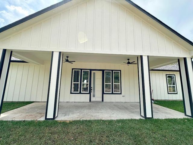 11082 Tammy Circle, Plantersville, TX 77363