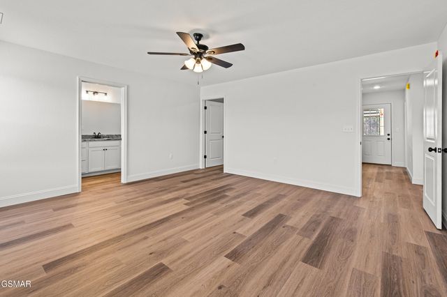 275 Cross Over Road, Sevierville, TN 37876