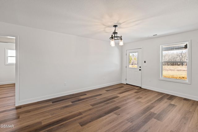 275 Cross Over Road, Sevierville, TN 37876