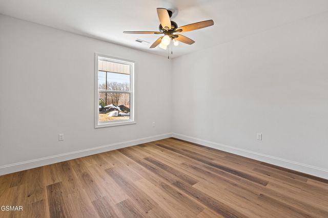 275 Cross Over Road, Sevierville, TN 37876