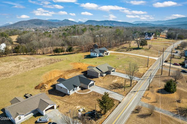 275 Cross Over Road, Sevierville, TN 37876