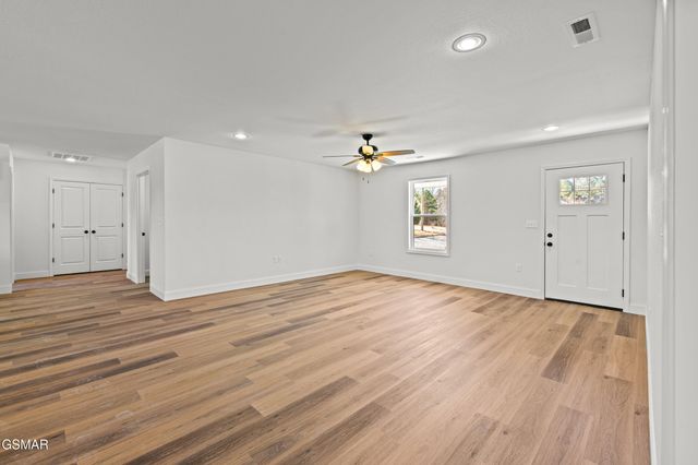 275 Cross Over Road, Sevierville, TN 37876