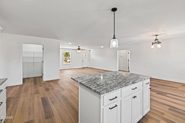 275 Cross Over Road, Sevierville, TN 37876