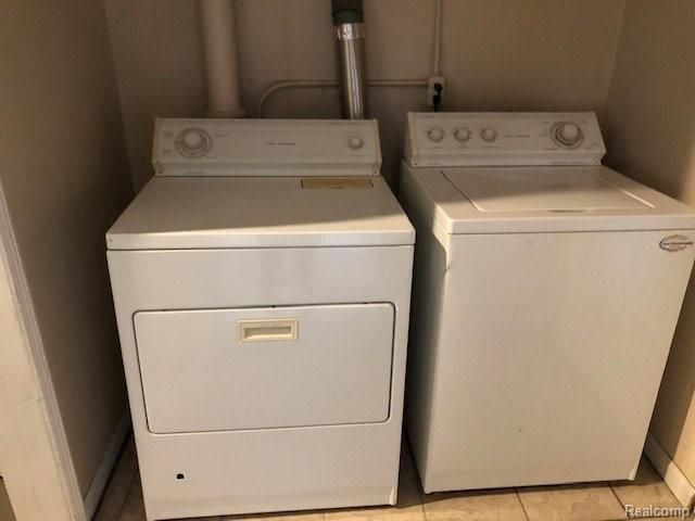 615 Ardmore Drive, Fenton, MI 48220