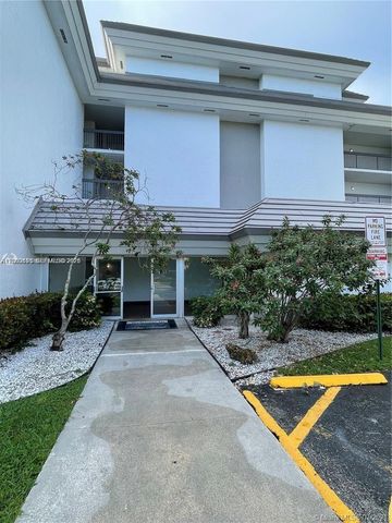 721 N Pine Island Road 104, Plantation, FL 33324