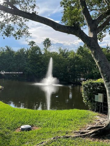 721 N Pine Island Road 104, Plantation, FL 33324