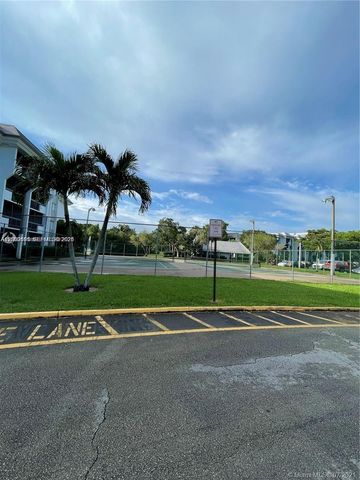 721 N Pine Island Road 104, Plantation, FL 33324
