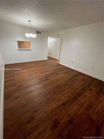 721 N Pine Island Road 104, Plantation, FL 33324