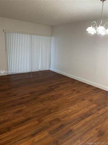 721 N Pine Island Road 104, Plantation, FL 33324