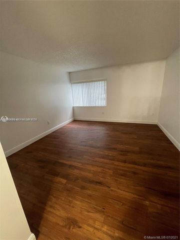 721 N Pine Island Road 104, Plantation, FL 33324