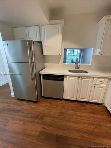 721 N Pine Island Road 104, Plantation, FL 33324