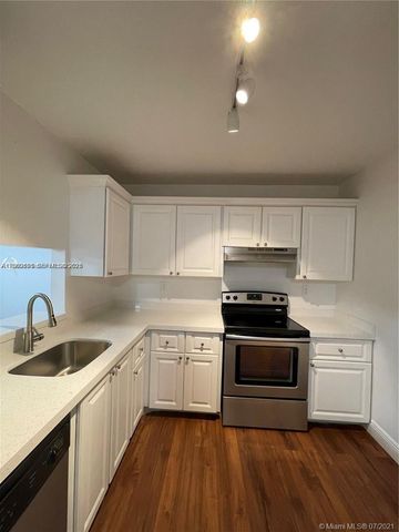 721 N Pine Island Road 104, Plantation, FL 33324