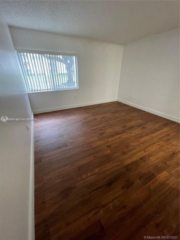 721 N Pine Island Road 104, Plantation, FL 33324