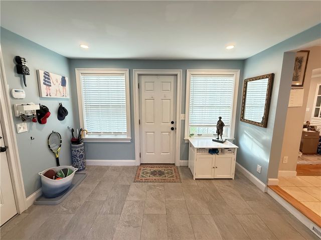 11 Beech Tree Road, East Providence, RI 02916