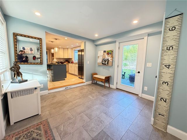 11 Beech Tree Road, East Providence, RI 02916