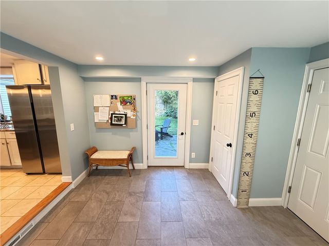 11 Beech Tree Road, East Providence, RI 02916