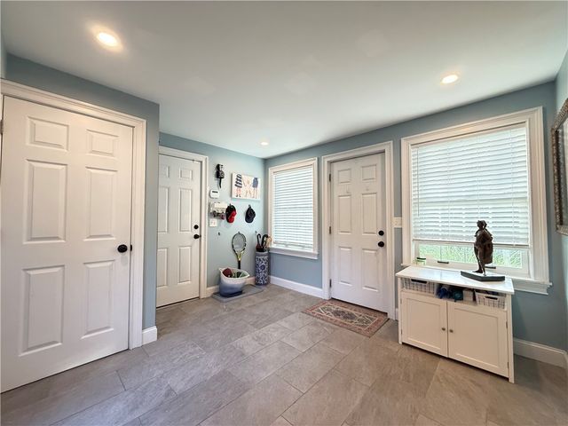 11 Beech Tree Road, East Providence, RI 02916