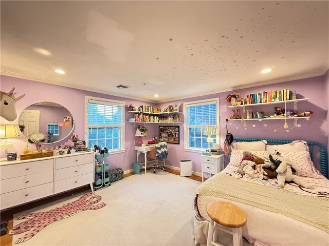 11 Beech Tree Road, East Providence, RI 02916