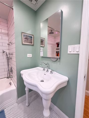 11 Beech Tree Road, East Providence, RI 02916