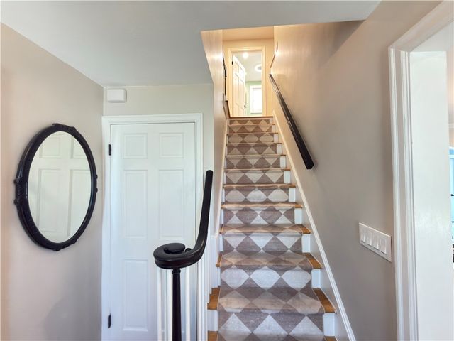 11 Beech Tree Road, East Providence, RI 02916
